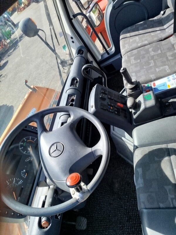 003729d0-08c1-4ee2-9061-c7f5cd6e5342 MERCEDES UNIMOG MB 300