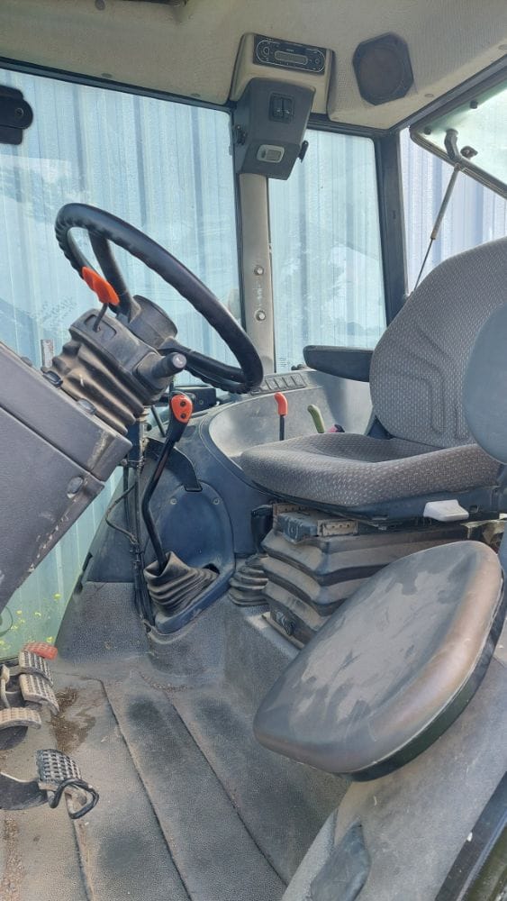 Claas AXOS 340 + CHARGEUR – 115 CH