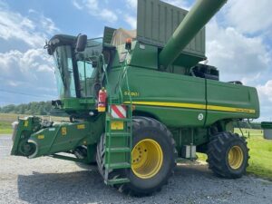 Moissonneuse-batteuse JOHN DEERE S690