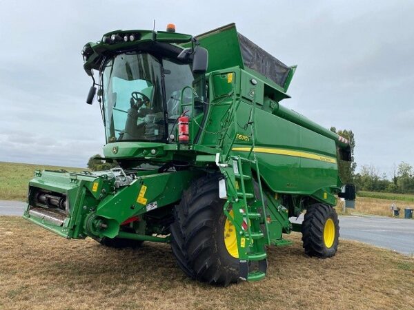 Moissonneuse batteuse JOHN DEERE T670I – Coupe  7,60 m