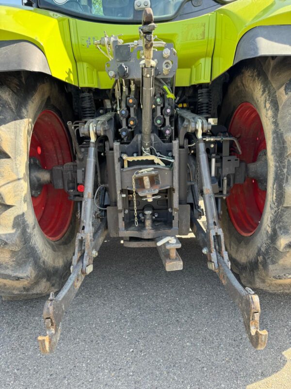 Claas ARION 650 – 180 CH