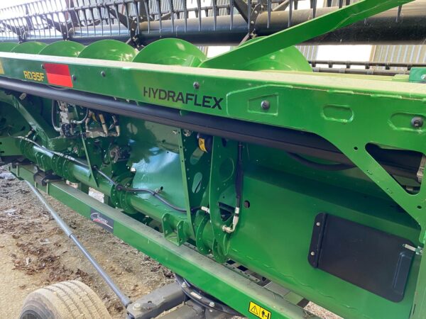 Moissonneuse batteuse JOHN DEERE T670I – Coupe  7,60 m