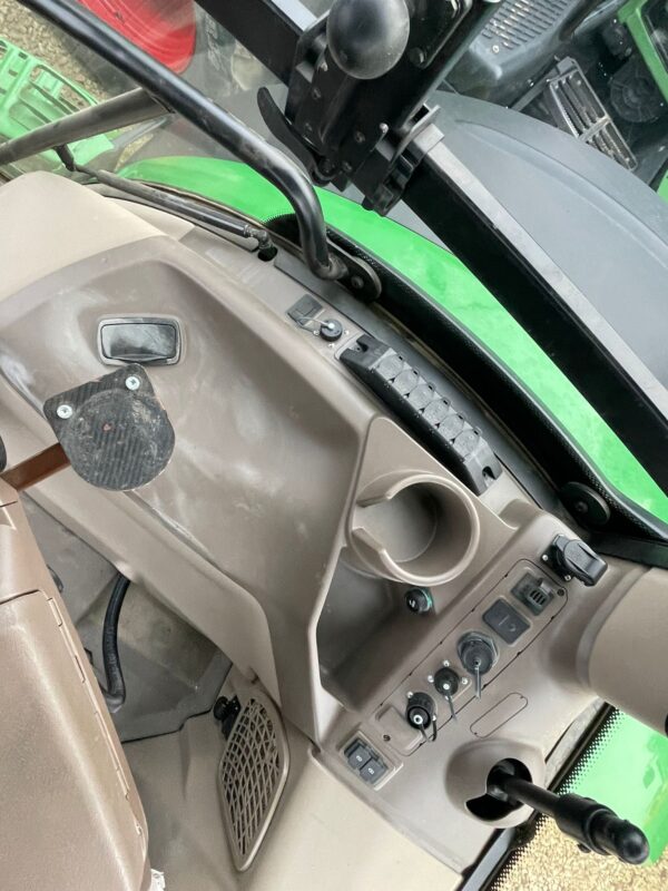 JOHN DEERE 6215R – 220 CH