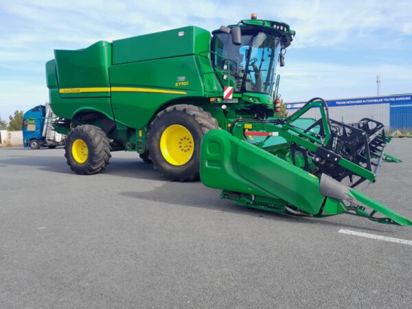 Moissonneuse batteuse JOHN DEERE S770i – Coupe : 9,00 m