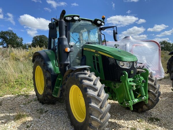 JOHN DEERE 6110M Neuf