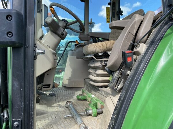 JOHN DEERE 6110M Neuf