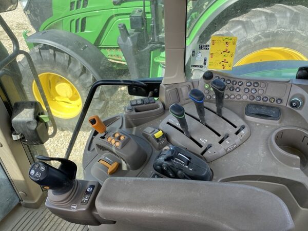 JOHN DEERE 6110M Neuf