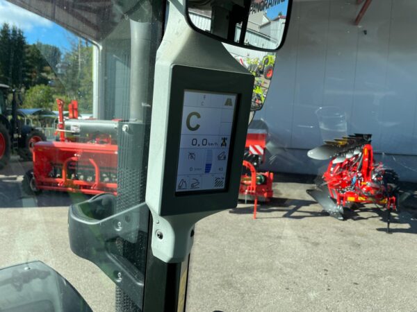 12a2aa4d-3898-4c91-b063-98e84c7111a3 Claas ARION 440 – 120 CV