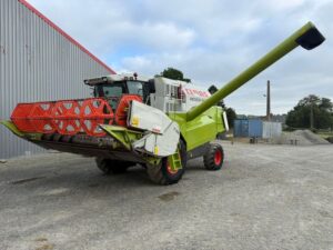 Moissonneuse-batteuse CCLAAS MEDION 340
