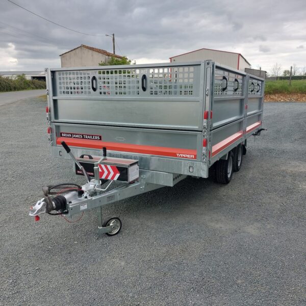 BRIAN JAMES TIPPER – BENNE BASCULANTE – 4,00 m × 2,00 m 
