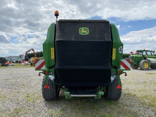 JOHN DEERE V451R