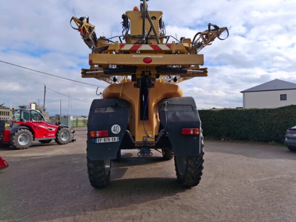 PULVÉRISATEUR AUTOMOTEUR  CHALLENGER ROGATOR 655 D