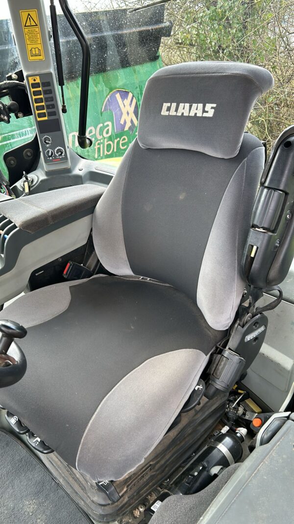 Claas AXION 920 – 320 CH