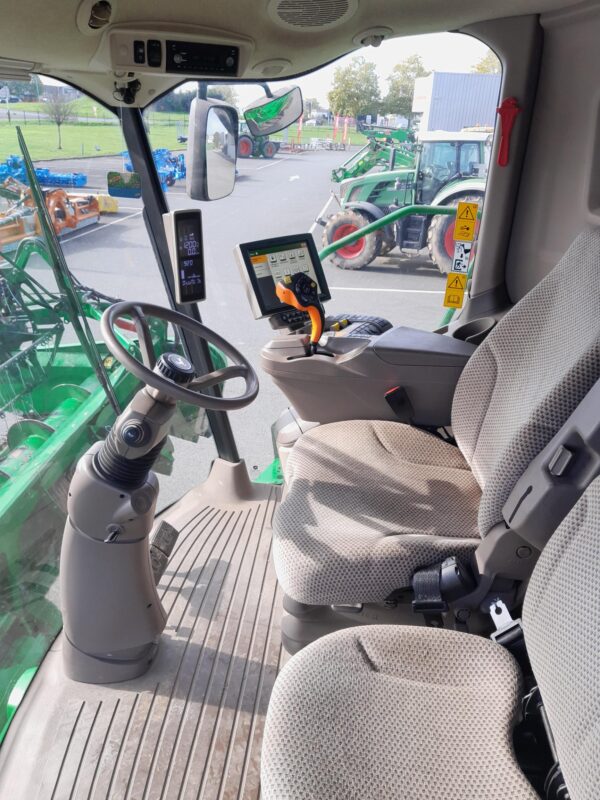 Moissonneuse batteuse JOHN DEERE S770i – Coupe : 9,00 m