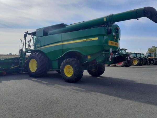 Moissonneuse batteuse JOHN DEERE S770i – Coupe : 9,00 m