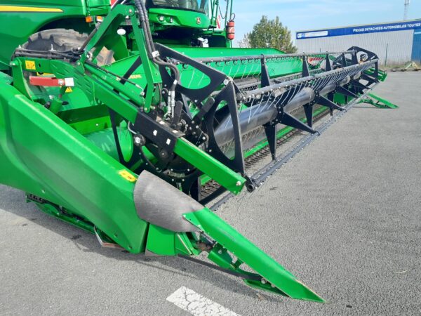 Moissonneuse batteuse JOHN DEERE S770i – Coupe : 9,00 m