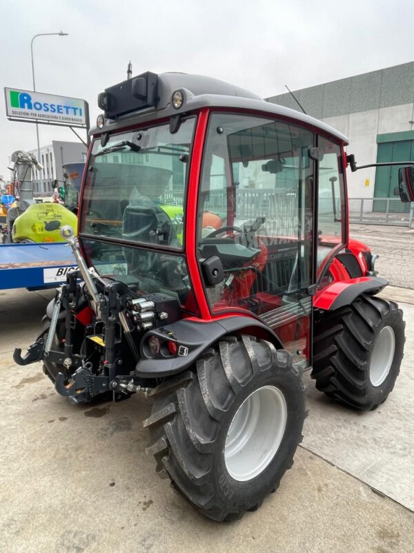 Antonio Carraro TTR 8700 R