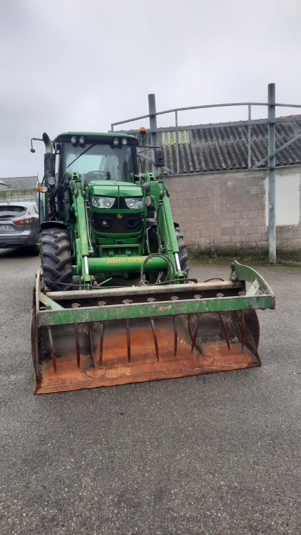 JOHN DEERE 6115M + CHARGEUR JOHN DEERE H340 + BMS 220 