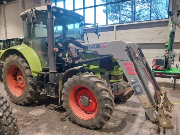 Claas ARION 510 + CHARGEUR