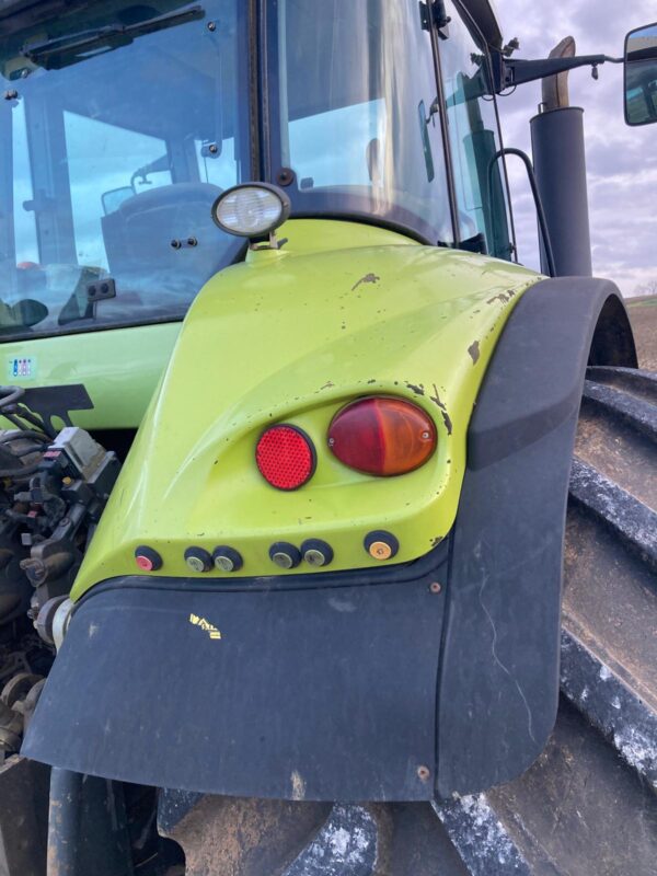 Claas AXION 820 – 220 CH