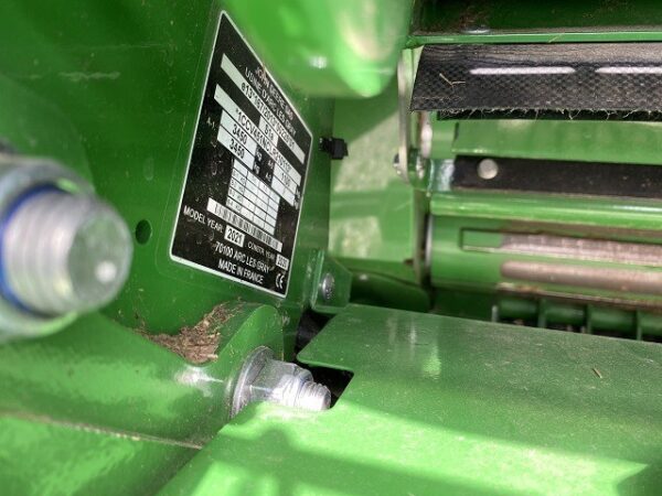 JOHN DEERE V451R