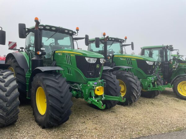 JOHN DEERE 6215R – 220 CH