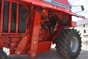 Moissonneuse batteuse MASSEY FERGUSON MF 40 RS