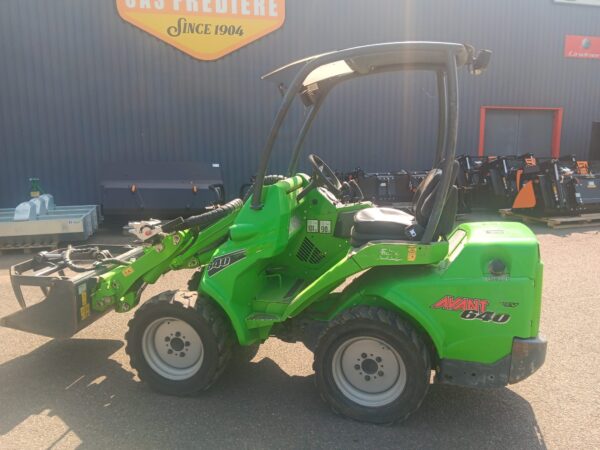 VALET DE FERME COMPACT AVANT 640i