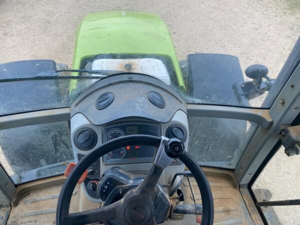 Claas AXION 820 – 190 CH