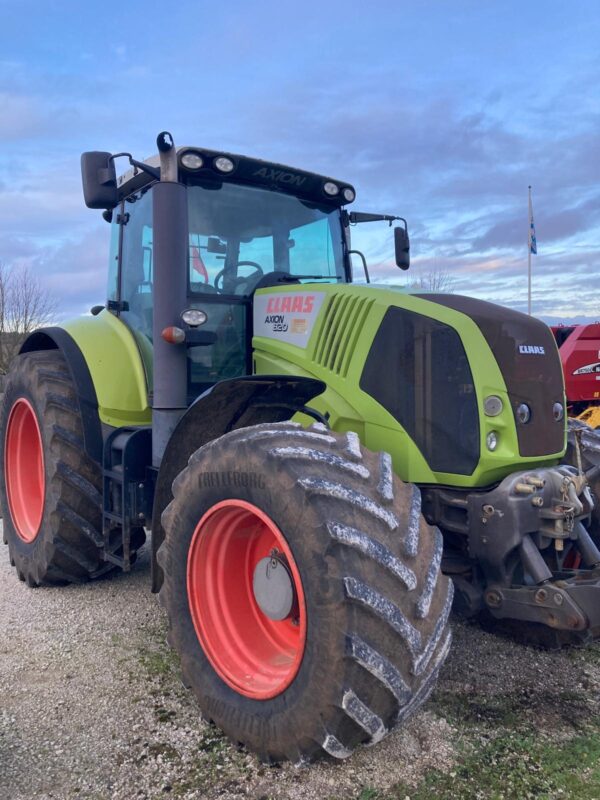 Claas AXION 820 – 220 CH