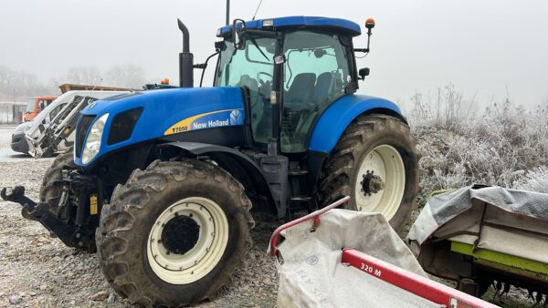 NEW HOLLAND T7050 POWER COMMAND – 220 CH