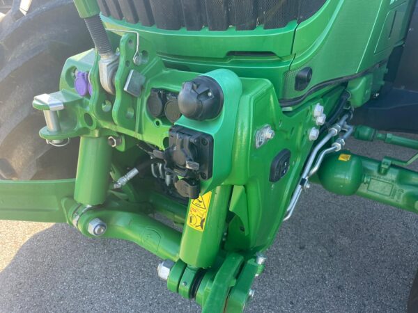 JOHN DEERE 6215R – 220 CH