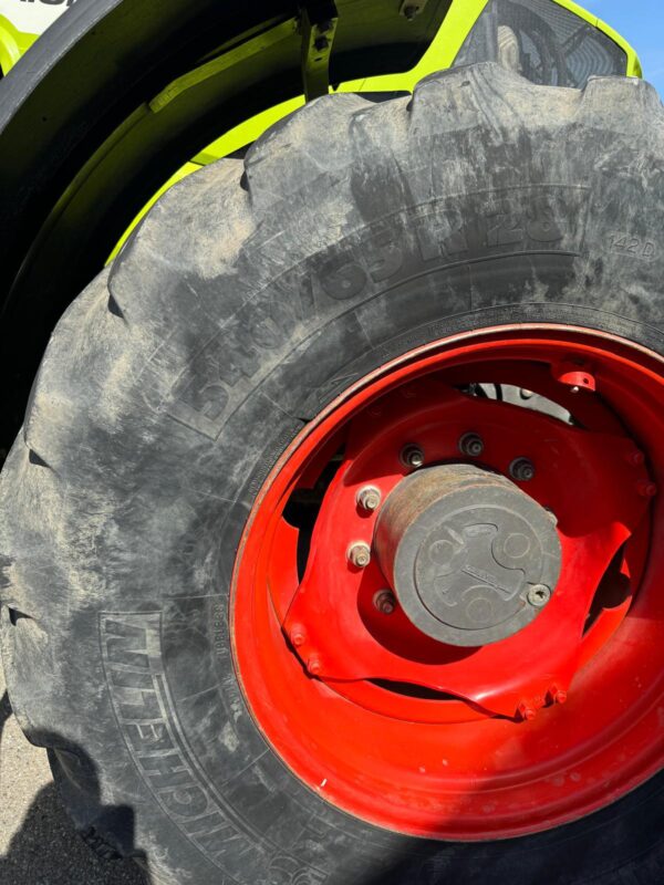 Claas ARION 650 – 180 CH