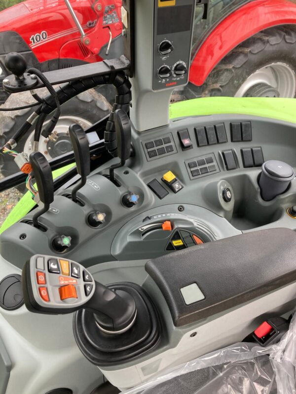 CLAAS ARION 430