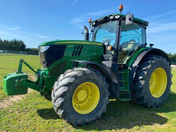 JOHN DEERE 6210R – 210 CH