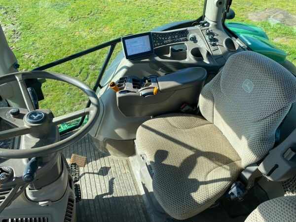 JOHN DEERE 6210R – 210 CH