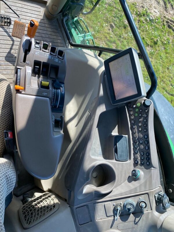 JOHN DEERE 6210R – 210 CH