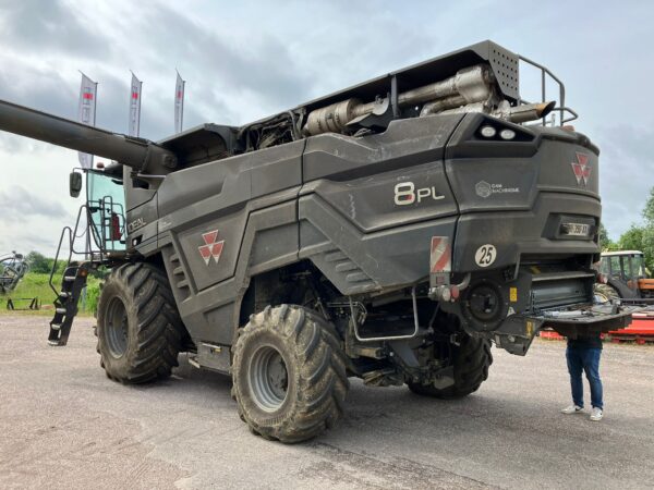 7606c3cd-59eb-49f5-8174-efb61e512c82 MOISSONNEUSE-BATTEUSE MASSEY FERGUSON IDEAL 8 PL 4 RM