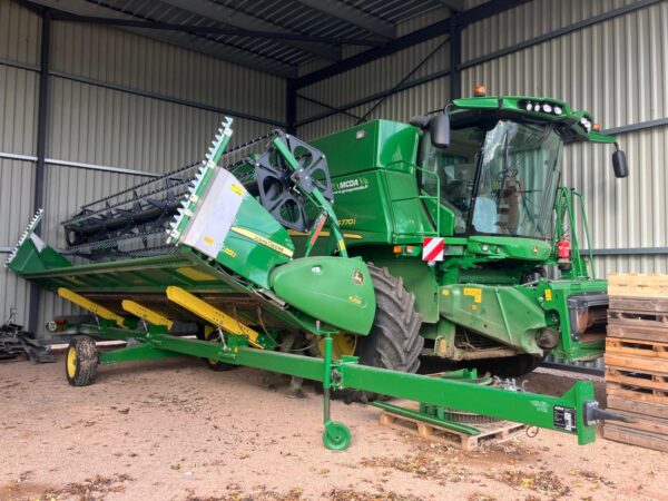 Moissonneuse batteuse JOHN DEERE S770I