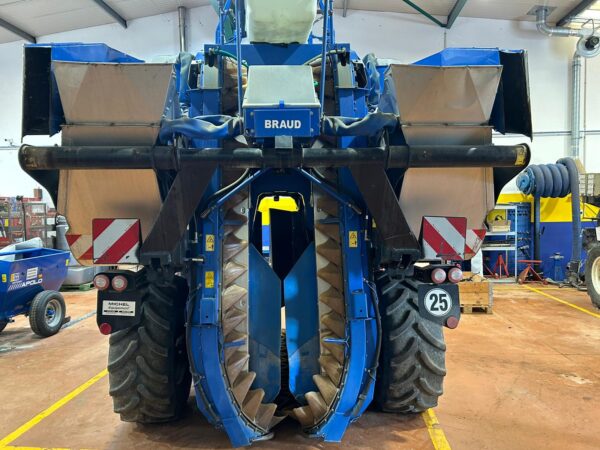 NEW HOLLAND BRAUD 8030L
