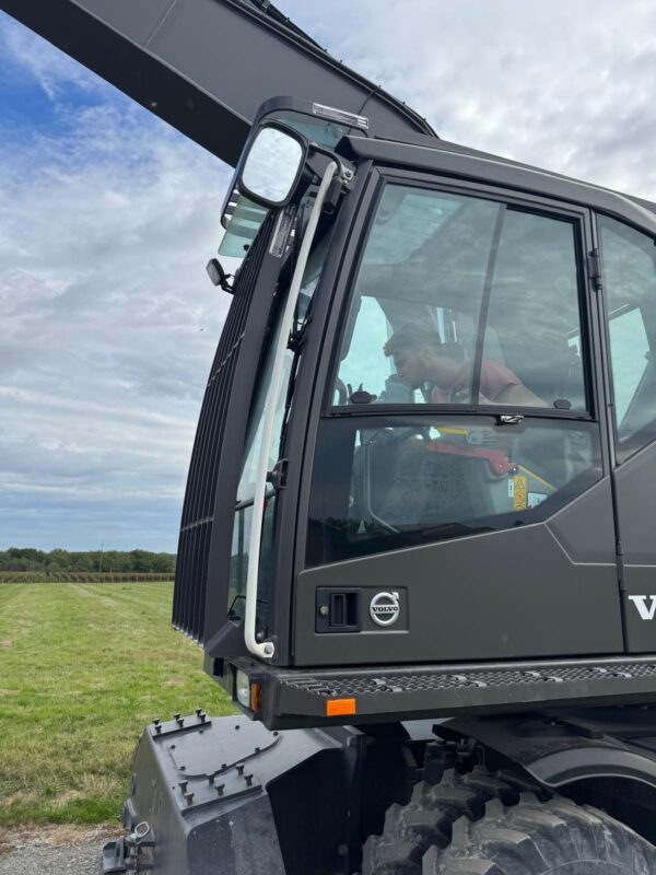VOLVO EW220E