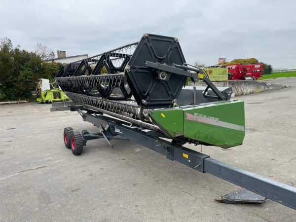 MOISSONNEUSE-BATTEUSE FENDT 6275 L - COUPE 6,10M