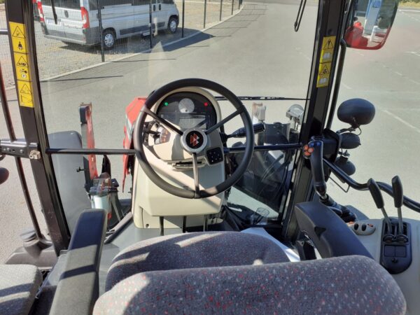 MASSEY FERGUSON 5610 DYNA-4