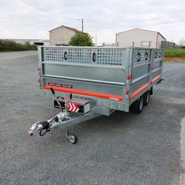 BRIAN JAMES TIPPER – BENNE BASCULANTE – 4,00 m × 2,00 m 
