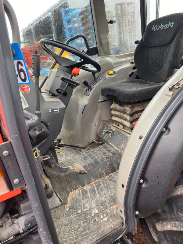 KUBOTA M8540 NARROW – SANS RELEVAGE AVANT