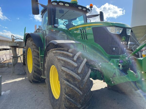 JOHN DEERE 6215R – 220 CH