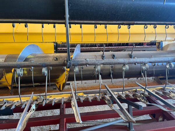COUPE NEW HOLLAND 10.70 VARIFEED