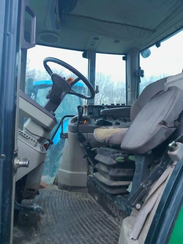 JOHN DEERE 6420 + CHARGEUR