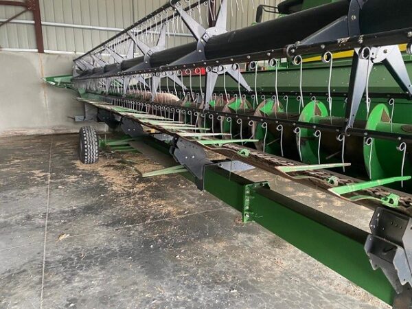 Moissonneuse-batteuse JOHN DEERE S690