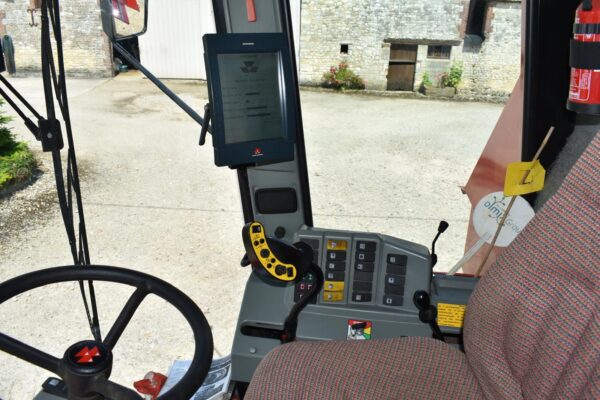 983d2349-878e-4e4c-956d-02424841d059 Moissonneuse batteuse MASSEY FERGUSON MF 40 RS